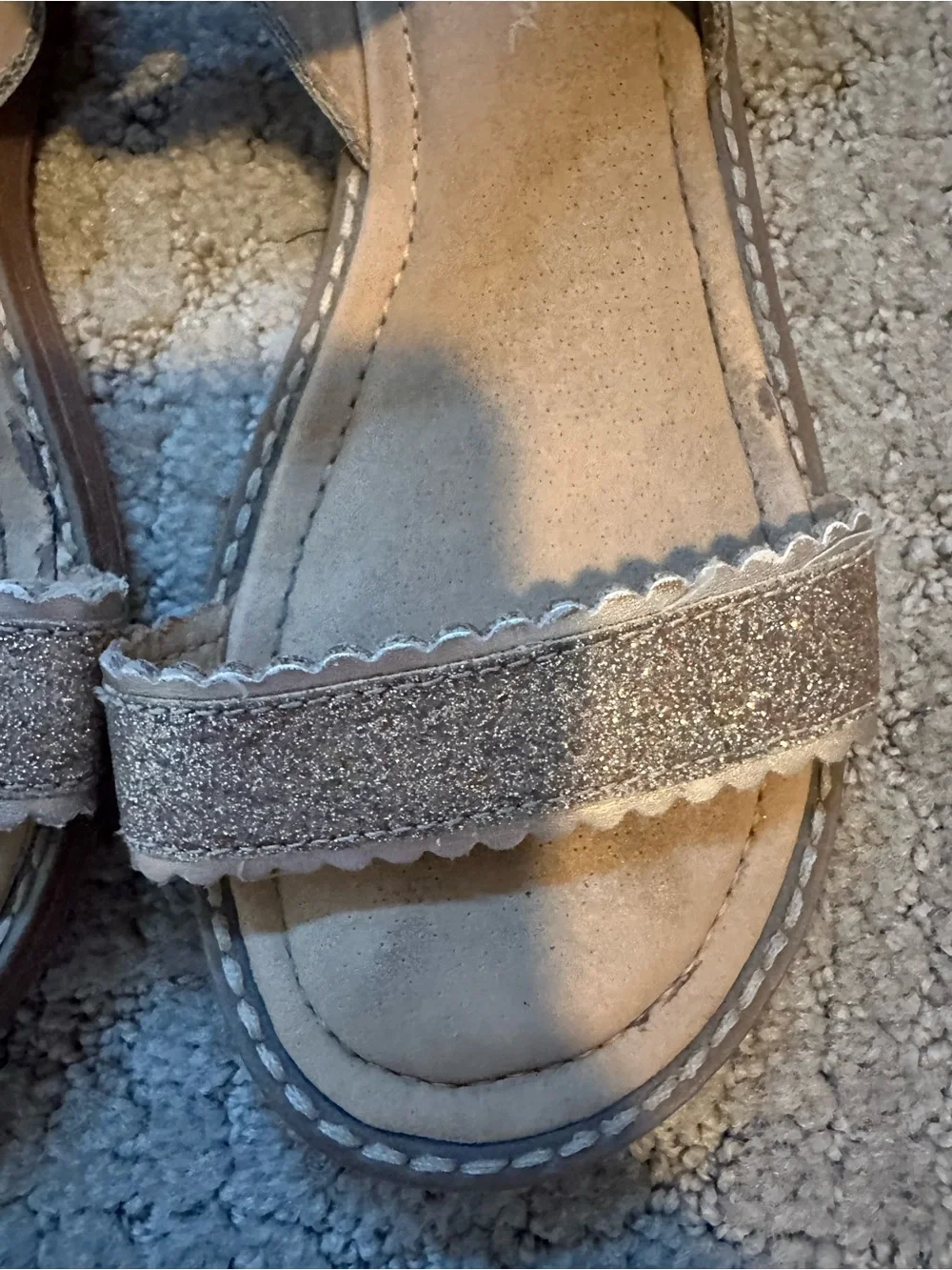 Hanna Andersson Girls Metallic Beige Glitter Strap Sandals- Sz 1
